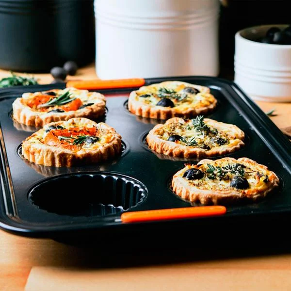 Molde antiadherente para tartaletas Le Creuset - Claudia&Julia
