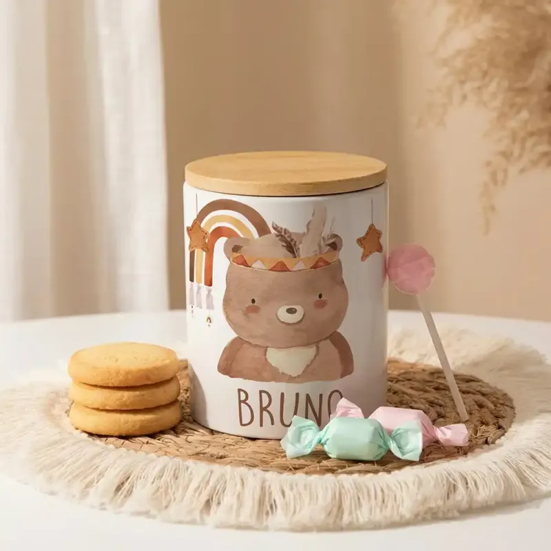 Personalisierte Keksdose Boho-Bär aus Keramik mit Bambusdeckel - Wunschname - Kidsmood.de